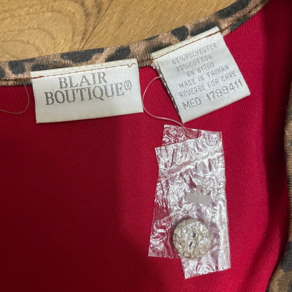 Blair Womens Medium Unique Red Giraffe Graphic Safari Cardigan Leopard Trim NWOT - Picture 2 of 4